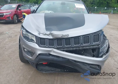 2019 Jeep Compass Trailhawk 4X4 z USA, uszkodzony, nr VIN 3C4NJDDB9KT739654